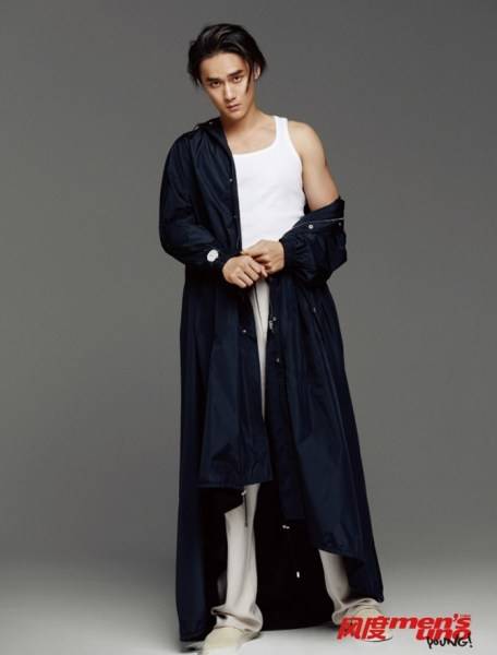 蔣勁夫早春西裝寫真大片 長(zhǎng)發(fā)背頭藝術(shù)感十足