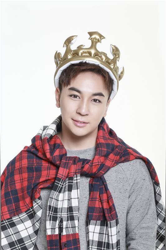 釋小龍新春最新寫(xiě)真圖片 功夫小子長(zhǎng)成陽(yáng)光大男孩