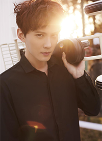 徐正曦早春寫真照片曝光 詮釋完美男友魅力