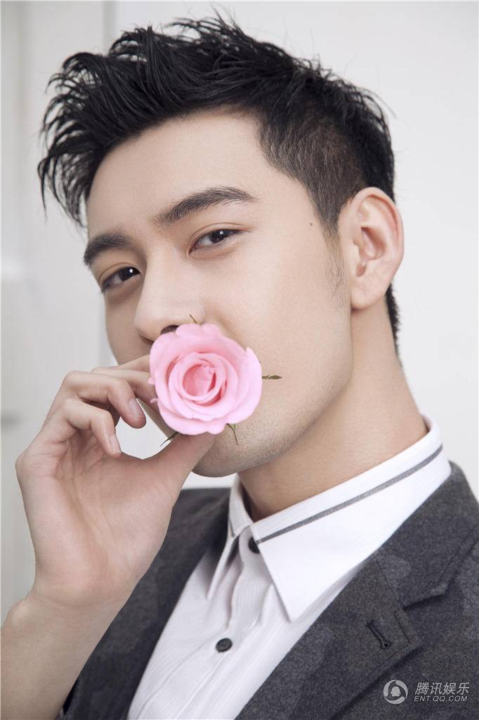 演員陳星旭寫真大片 寵溺眼神開啟情人節(jié)誘惑