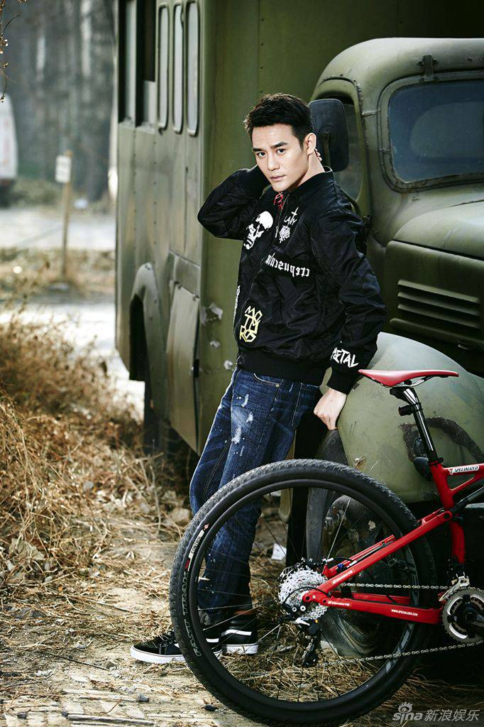 演員王凱散發(fā)熟男魅力變身運(yùn)動(dòng)型男攝影大圖