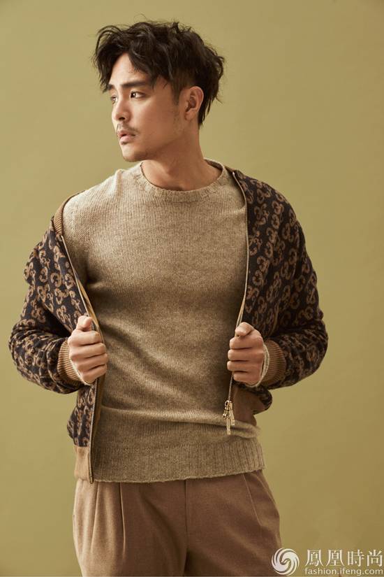 臺(tái)男星明道熟男魅力寫(xiě)真來(lái)襲 雅痞氣質(zhì)笑容誘惑