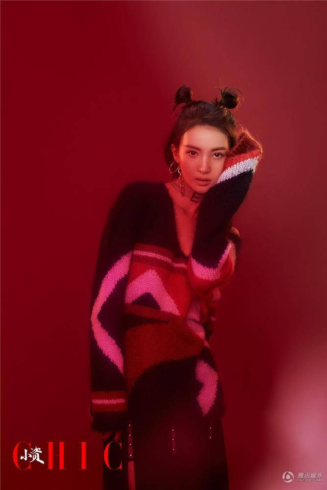 金晨最新時(shí)尚寫真大片 輕松hold住多種造型