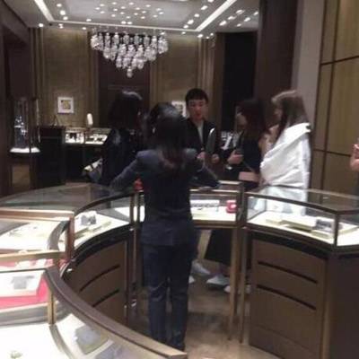 王思聰李澤楷 領(lǐng)銜換女伴如換衣服的男星