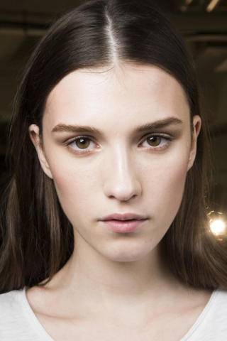 注意！辦公室化妝應(yīng)要避開這十大錯(cuò)誤