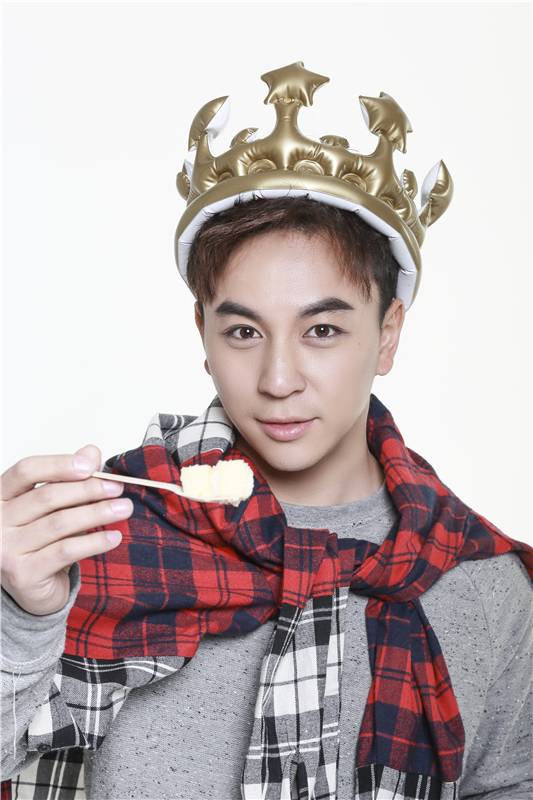 釋小龍新春最新寫真圖片 功夫小子長(zhǎng)成陽(yáng)光大男孩