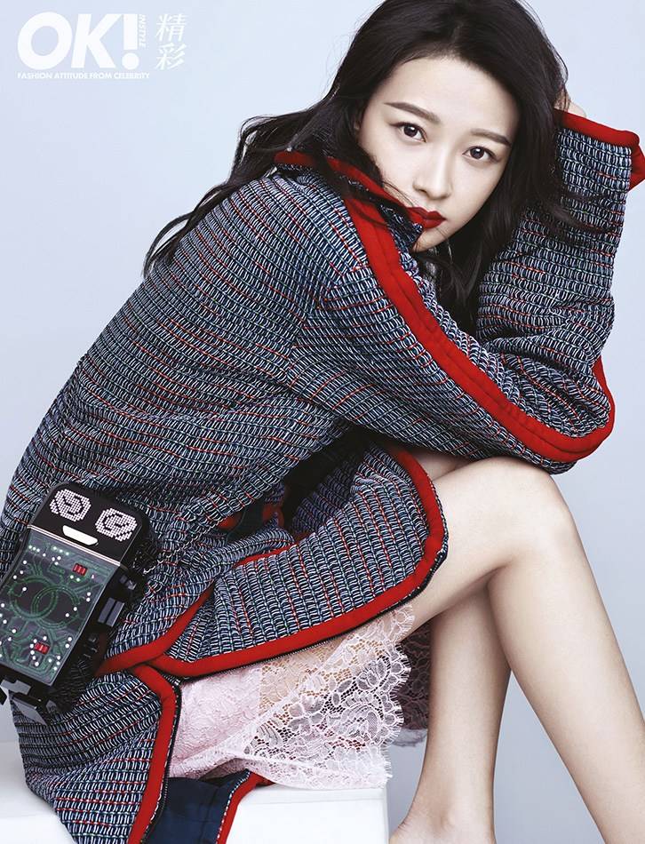 新生代小花孫怡時尚寫真 性感紅唇隨性灑脫