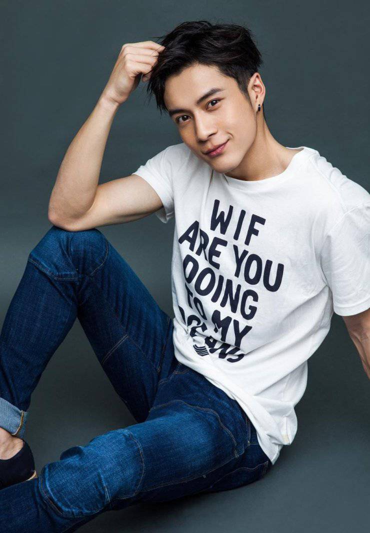 內(nèi)地小生韓東君陽光帥氣運(yùn)動型男寫真