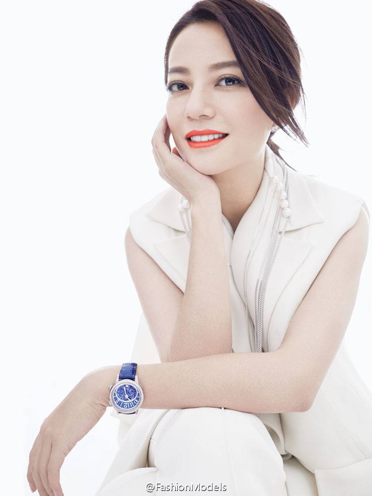 趙薇橘色系寫真大片曝光 頭戴兔耳朵萌萌噠