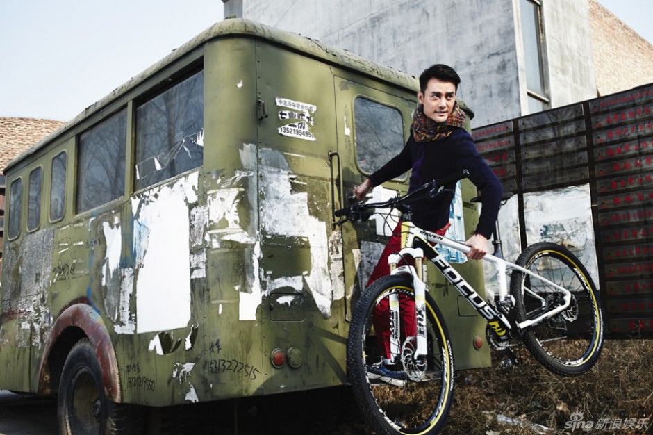 演員王凱散發(fā)熟男魅力變身運(yùn)動(dòng)型男攝影大圖