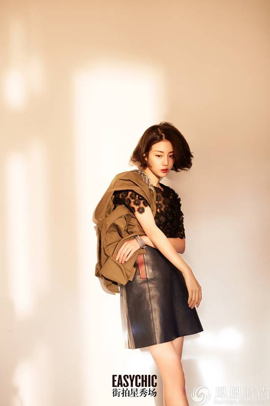 李溪芮短發(fā)寫(xiě)真曝光 光影間盡顯靈動(dòng)之美