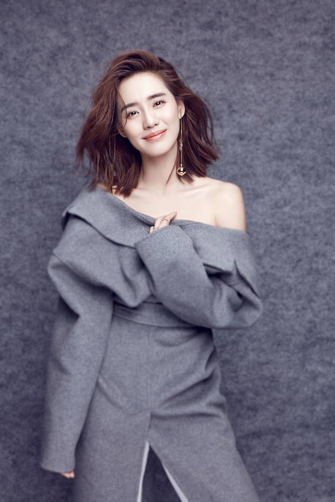 女演員王智早春最新寫真 香肩美背盡顯優(yōu)雅性感