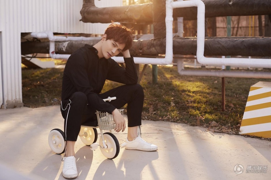 徐正曦早春寫真照片曝光 詮釋完美男友魅力