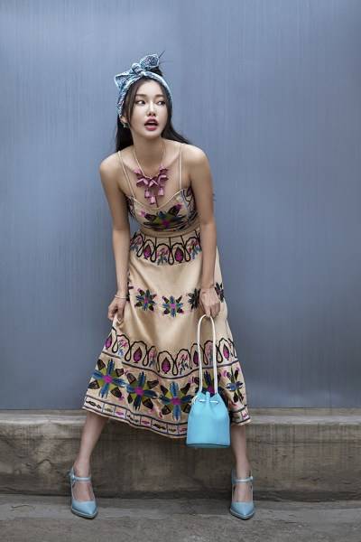 童菲時(shí)尚寫真大片曝光 風(fēng)格各異詮釋90后百變女神