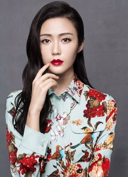 演員湯晶媚最新寫真曝光 嫵媚淚痣上演濕發(fā)誘惑