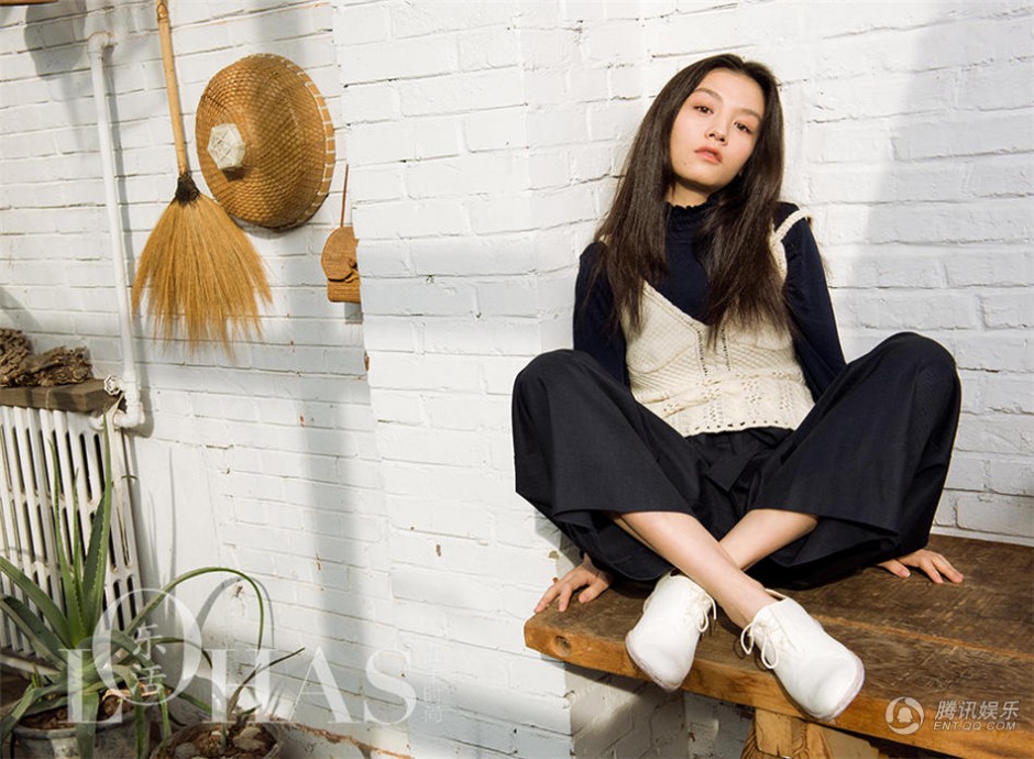 演員春夏雜志寫真曝光 清新自然氣質(zhì)脫俗