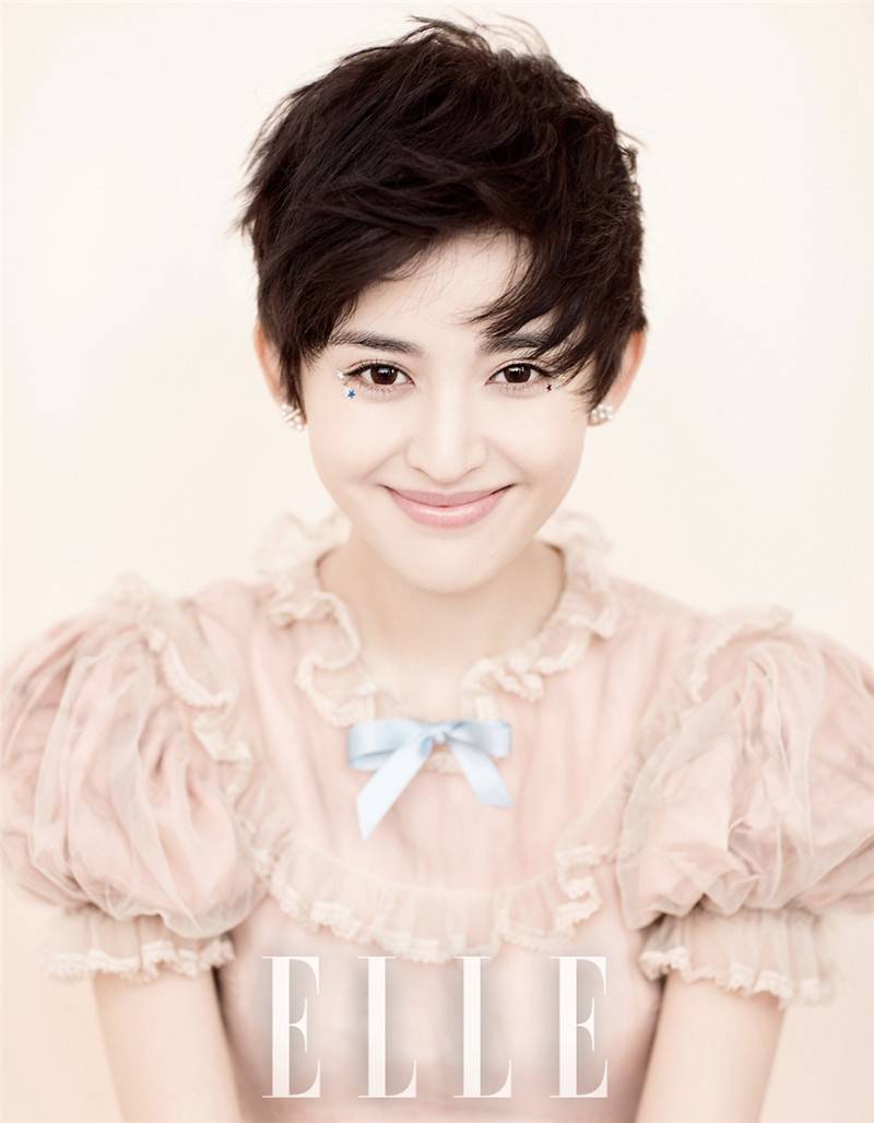 娜扎俏皮靈氣寫真曝光 玩轉(zhuǎn)清爽甜酷風(fēng)