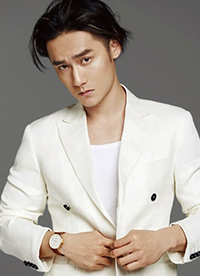 蔣勁夫早春西裝寫真大片 長(zhǎng)發(fā)背頭藝術(shù)感十足