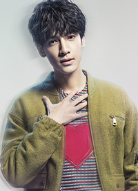 小鮮肉羅云熙情人節(jié)寫真曝光 浪漫比心男友力十足