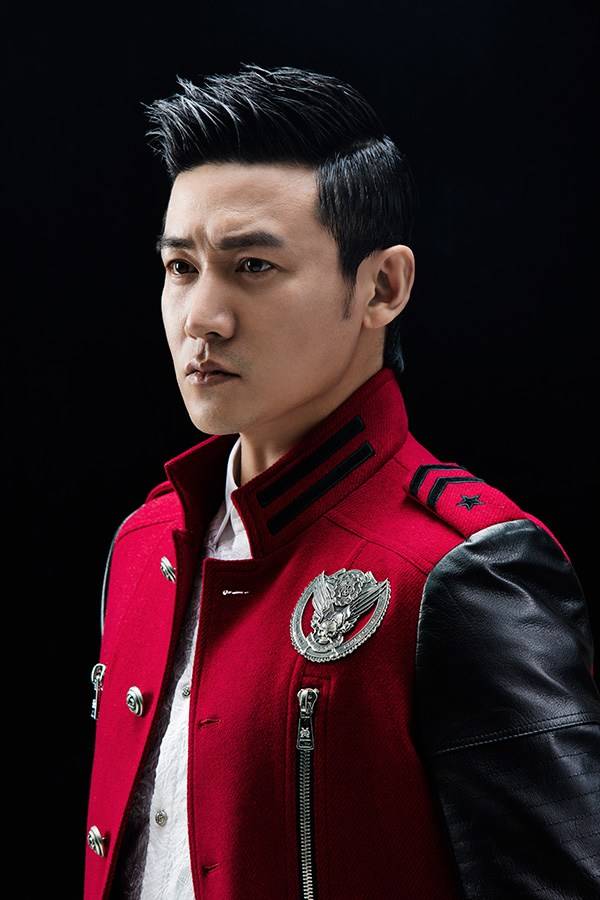 陸毅帥氣寫真大片曝光 風(fēng)度倜儻燃爆潮男時(shí)尚