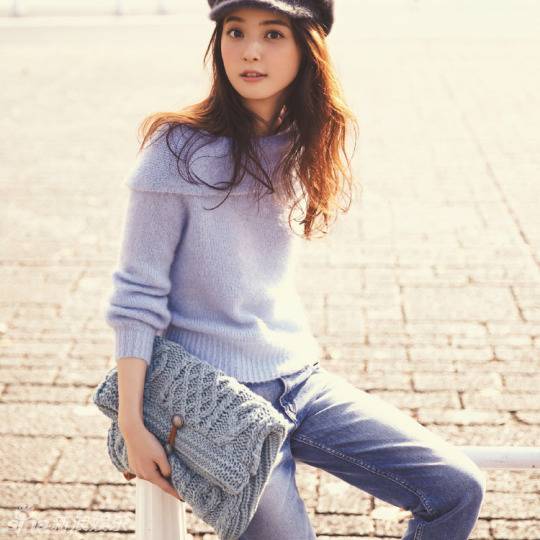 日本宅男女神佐佐木希冬日輕熟女寫真大片