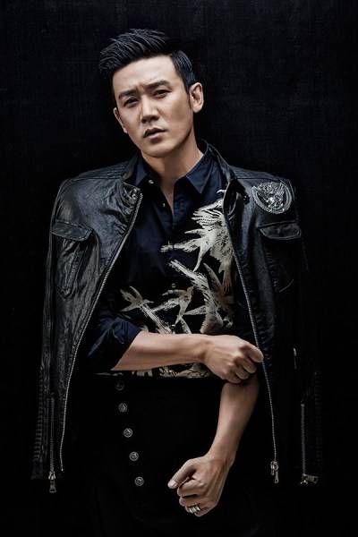 陸毅帥氣寫真大片曝光 風(fēng)度倜儻燃爆潮男時(shí)尚