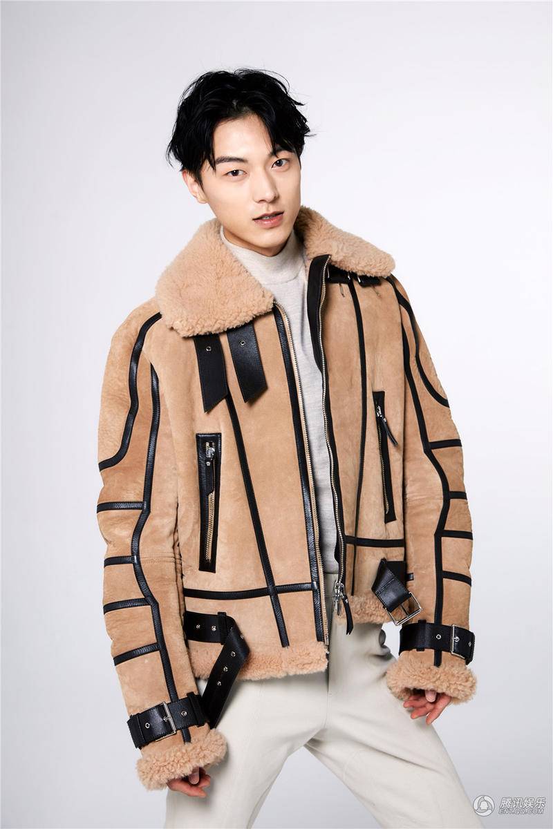 演員魏天浩生日寫真曝光 散發(fā)雅痞氣息