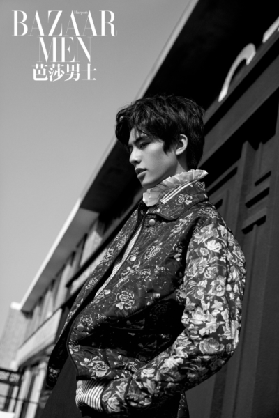 宋威龍時(shí)尚寫(xiě)真圖片 眼神清澈散發(fā)男士魅力