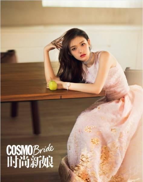 林允最新雜志大片 優(yōu)雅嫵媚宛如油畫(huà)中人