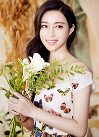 演員甘婷婷最新寫真曝光 變身花仙子魅力撩人