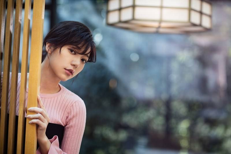 臺(tái)星郭雪芙時(shí)尚寫(xiě)真曝光 溫潤(rùn)如玉又率性自然