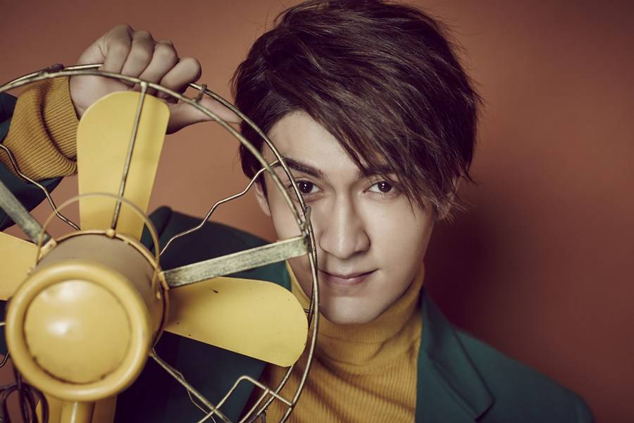 新生代演員米熱復(fù)古寫(xiě)真 謙謙君子溫潤(rùn)如玉