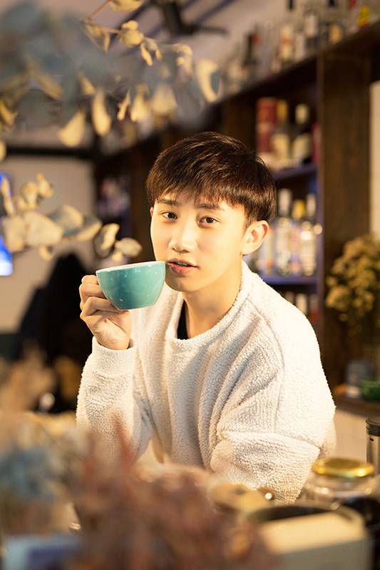 《錦繡未央》梁振倫秋日溫暖寫真大片曝光