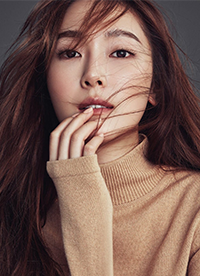 鄭秀妍最新寫真畫報公開 演繹冬日俏皮性感