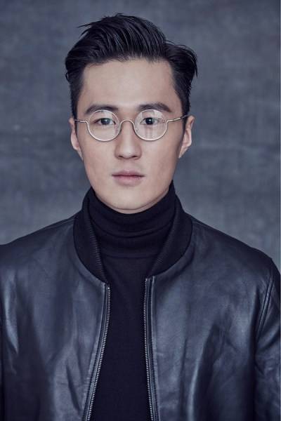 內(nèi)地演員趙炳銳寫真帥照 利落短發(fā)大展男士風范