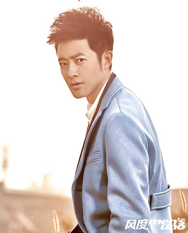 演員任泉冬日寫真大片 不羈商務(wù)氣質(zhì)驚艷