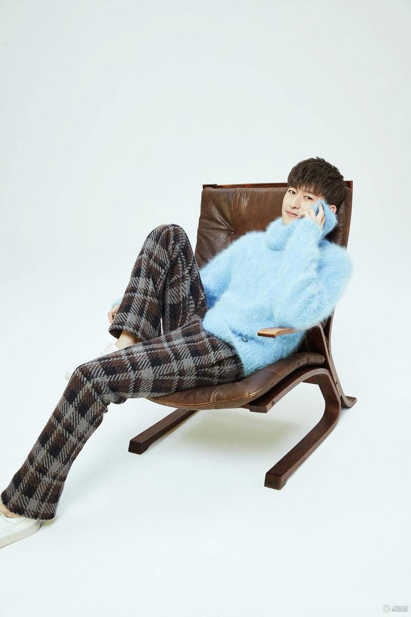 張翰最新寫(xiě)真大片曝光 冬日暖男上線