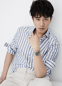 演員彭冠英最新寫真 迷人微笑撩人心弦