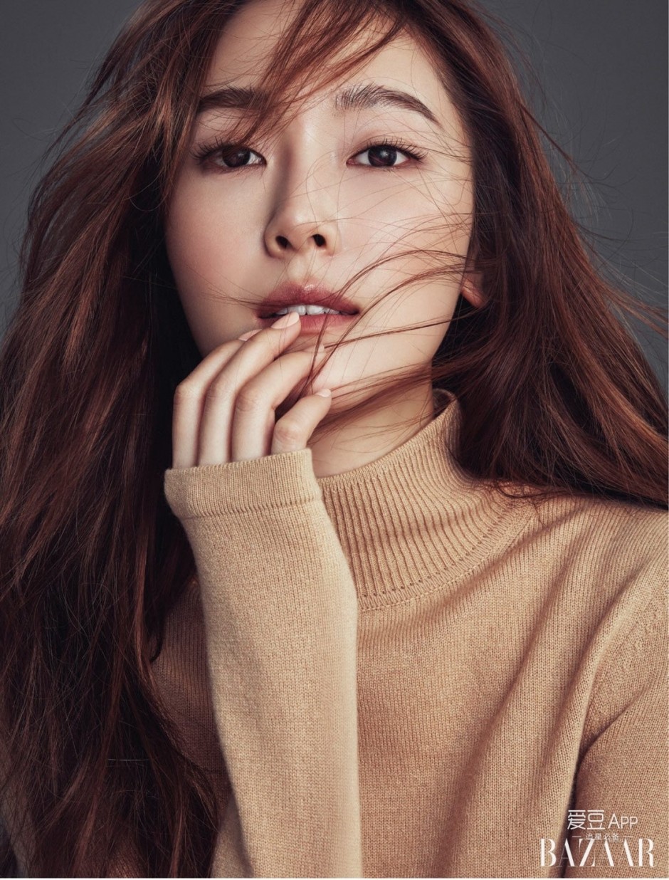 鄭秀妍最新寫真畫報(bào)公開 演繹冬日俏皮性感