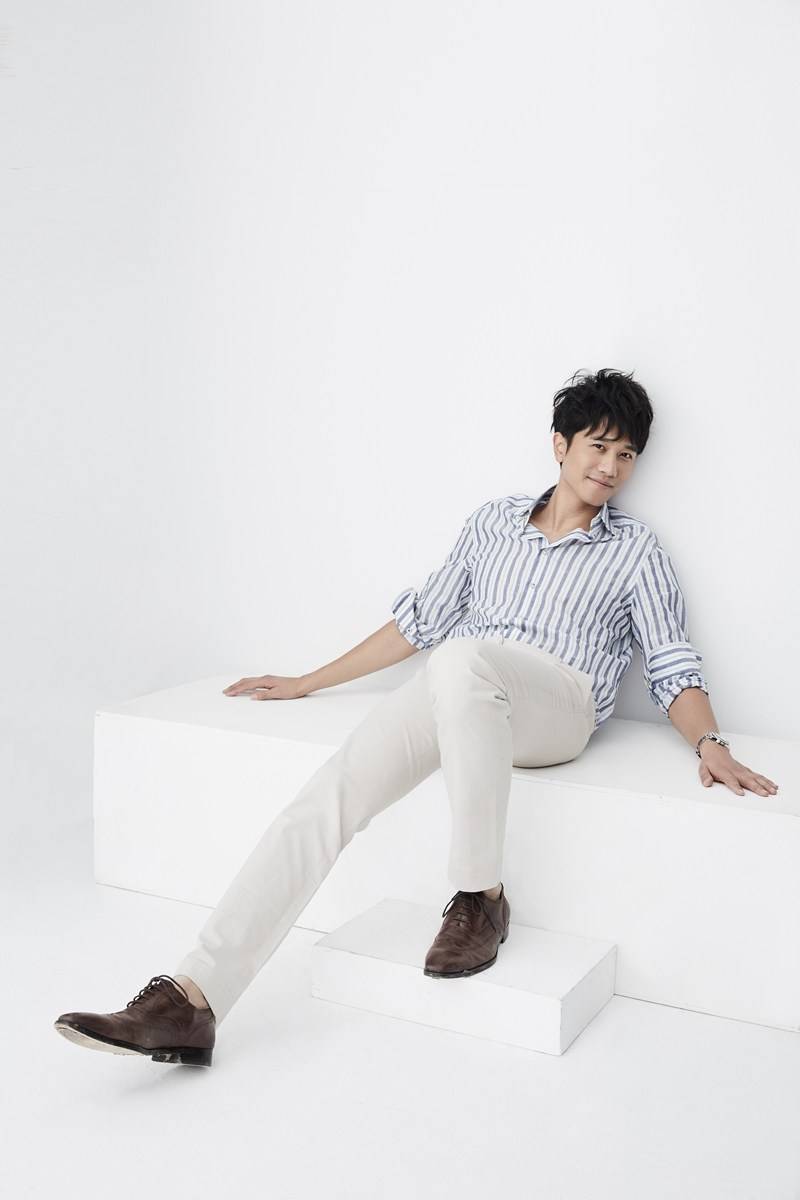 演員彭冠英最新寫真 迷人微笑撩人心弦