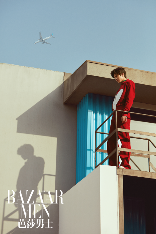 宋威龍時(shí)尚寫真圖片 眼神清澈散發(fā)男士魅力