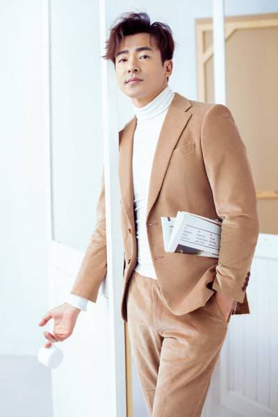 內(nèi)地男演員于波寫真曝光 化身紳士精英