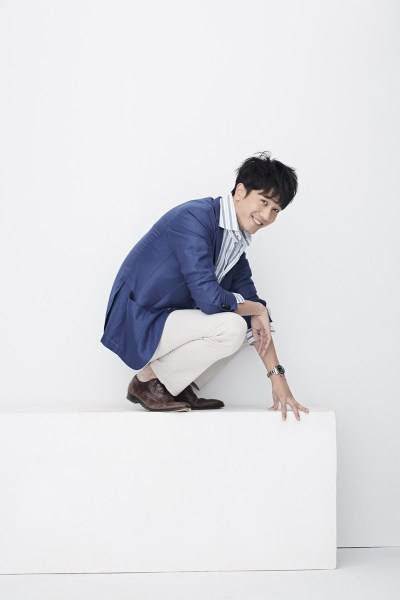 演員彭冠英最新寫(xiě)真 迷人微笑撩人心弦