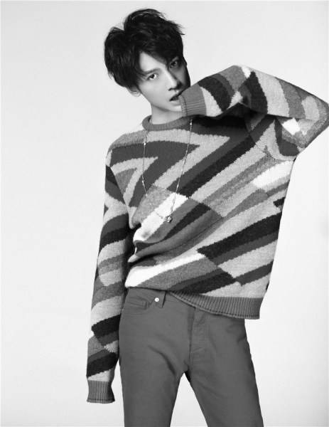 羅云熙秋冬寫真大片曝光 溫暖復古帶點慵懶