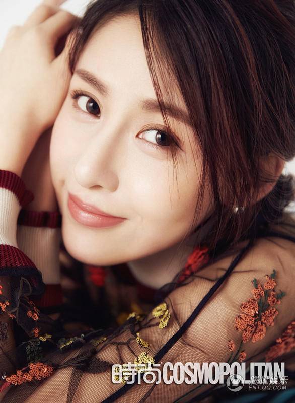 內(nèi)地女演員賈青寫真大片 清新自然笑容溫暖