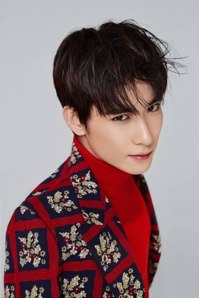 吳昊澤帥氣寫真大片 上演花美男極致誘惑