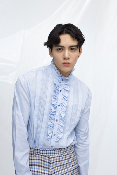 大眼仔曾舜晞時尚寫真變身&ldquo;巴洛克王子&rdquo;