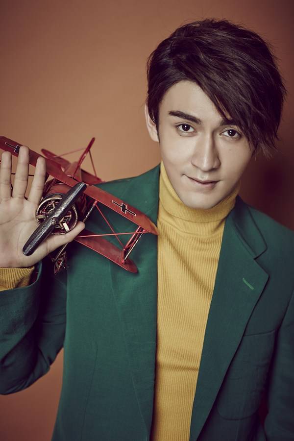 新生代演員米熱復(fù)古寫真 謙謙君子溫潤如玉