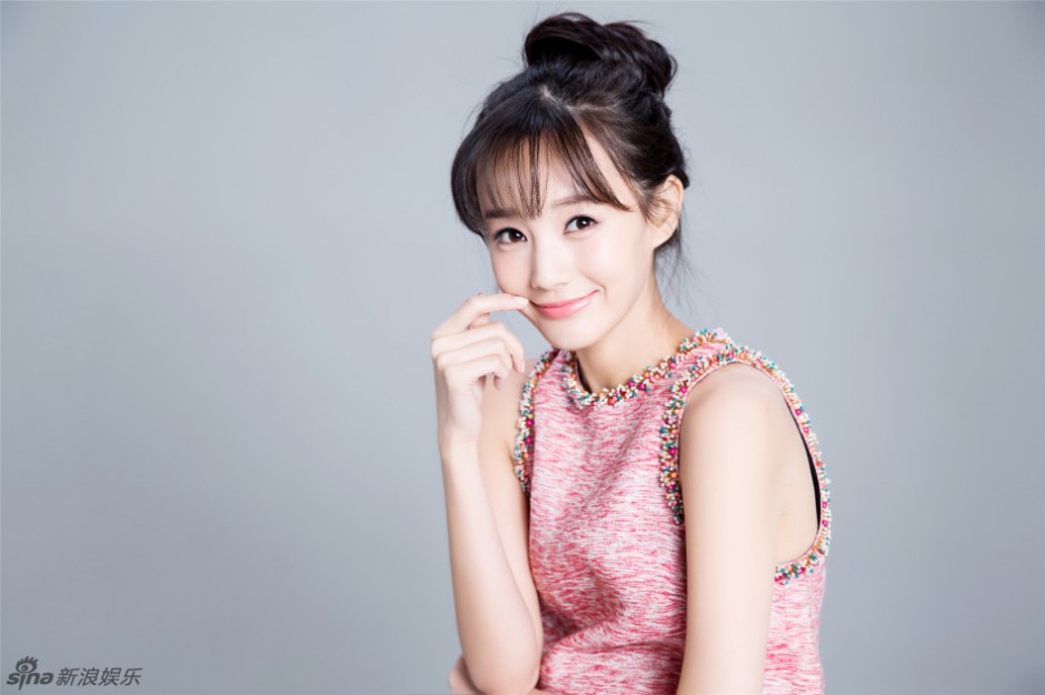 李一桐最新寫真曝光 干凈素雅猶如仙子般靈動