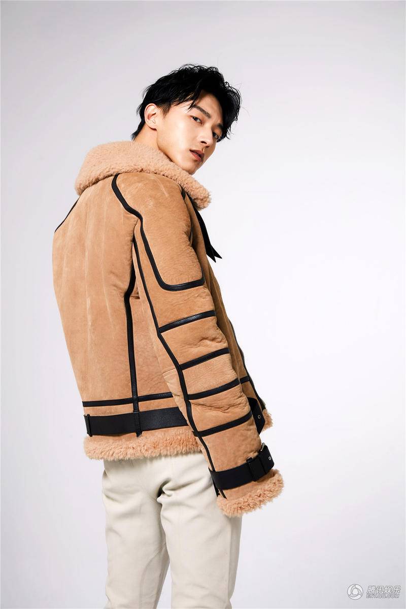 演員魏天浩生日寫真曝光 散發(fā)雅痞氣息